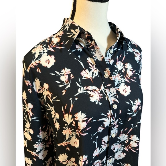 Banana Republic Dark Blue Floral Button-Up Blouse - Picture 7 of 8